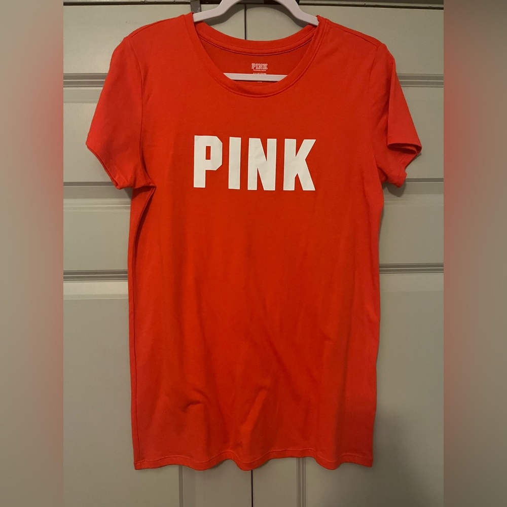 EUC VS PINK fitted tee